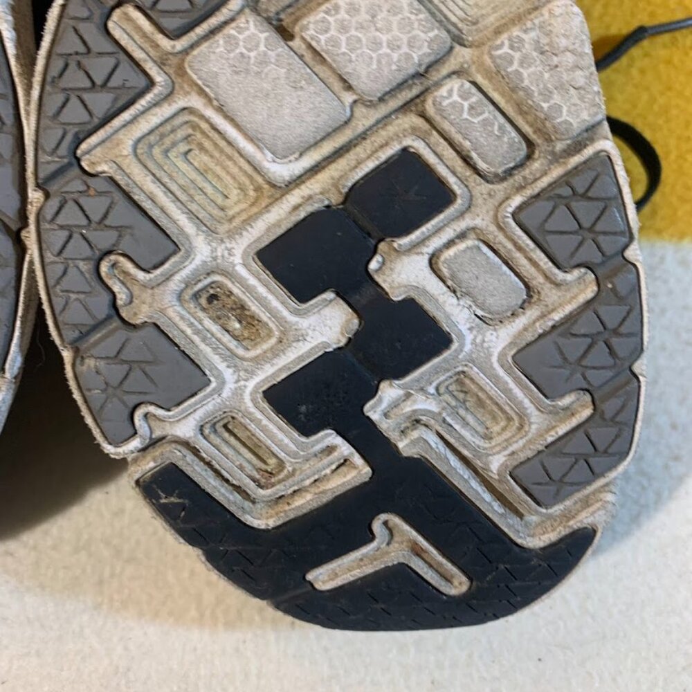 Hoka One One CLIFTON 5 
Size 7.5 - Picture 12 of 12